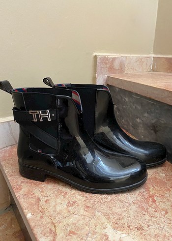 TOMMYSiyah Rugan Kadın Günlük Bot, Tokalı, Kalın Topuklu - Görsel 3