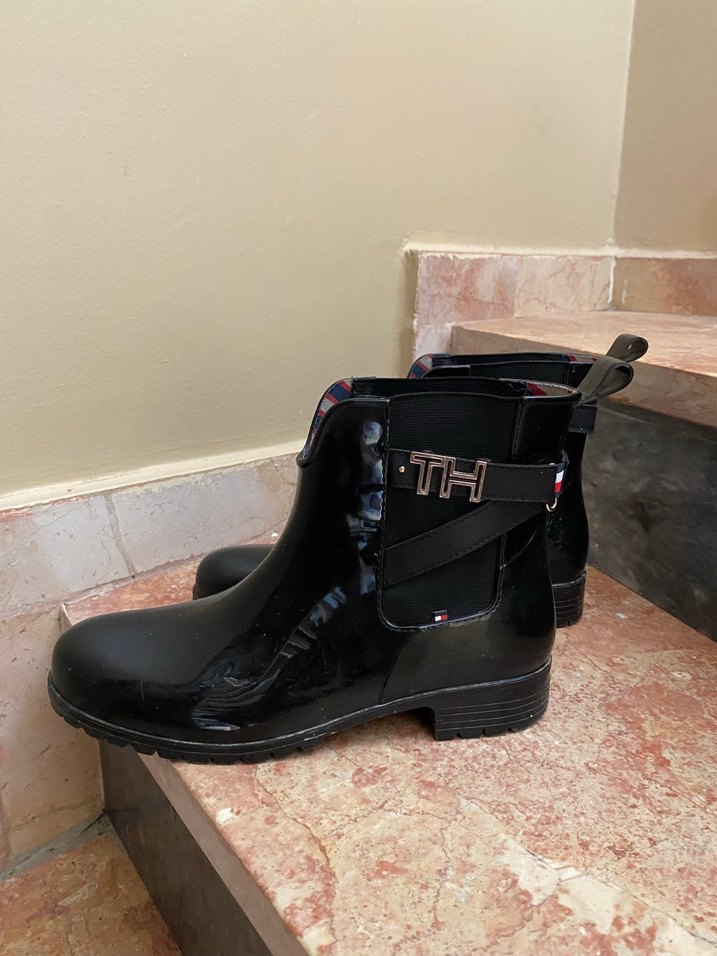 TOMMYSiyah Rugan Kadın Günlük Bot, Tokalı, Kalın Topuklu - Görsel 2