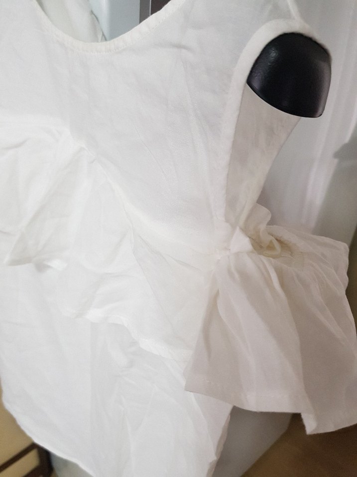 Beyaz Kolsuz Fırfırlı Keten Mini - Görsel 3