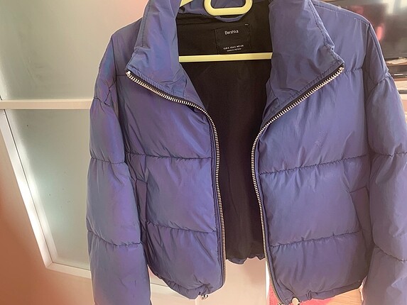 Bershka hlogramlı mont