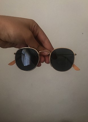 Rayban model gözlük. 
