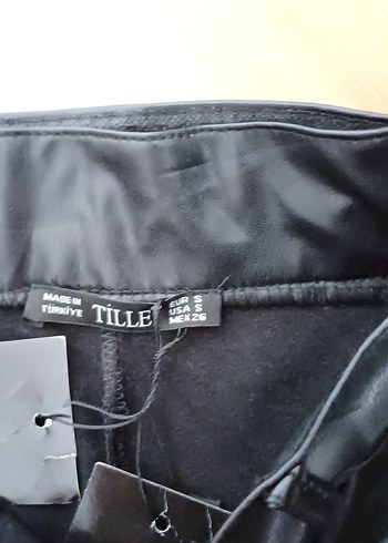 Kadın Siyah Deri Kemerli Mini Şort - Görsel 4