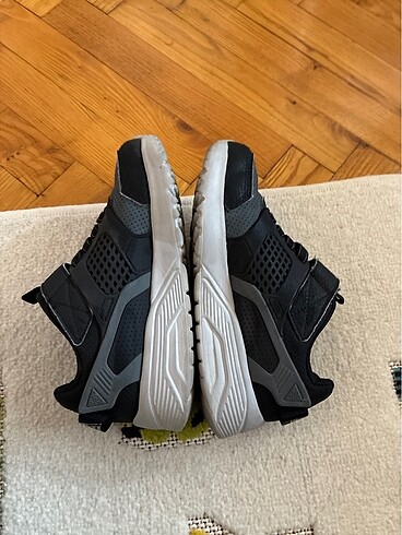 31 Beden Skechers Ayakkabı