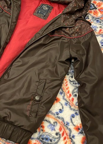 Pull and Bear Kapüşonlu Fermuarlı Koyu Kahverengi Kadın yağmurluk