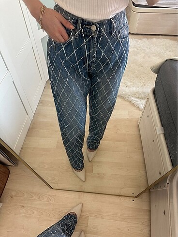 Zara Taşlı Jean