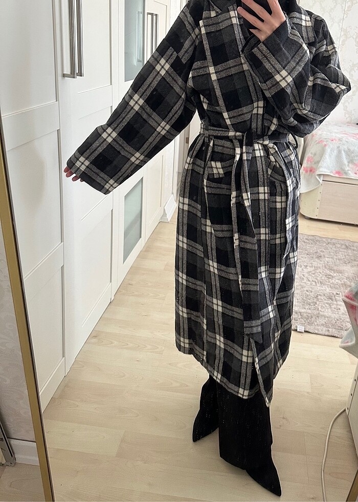 Siyah Beyaz Uzun Kaban Desenli - Görsel 4