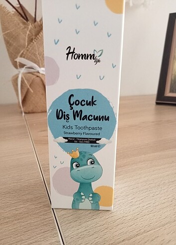 Çilek aromalı dış macunu 