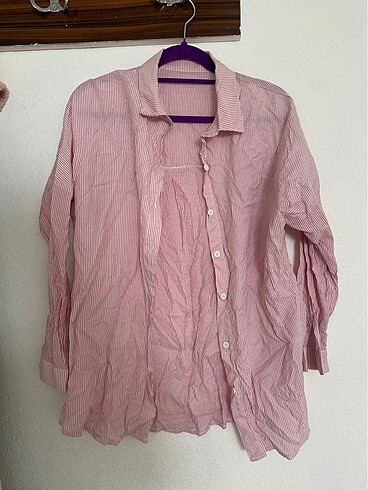 Pembe gömlek