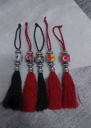 Püsküllü ve zar şeklinde araç süsü - Görsel 2