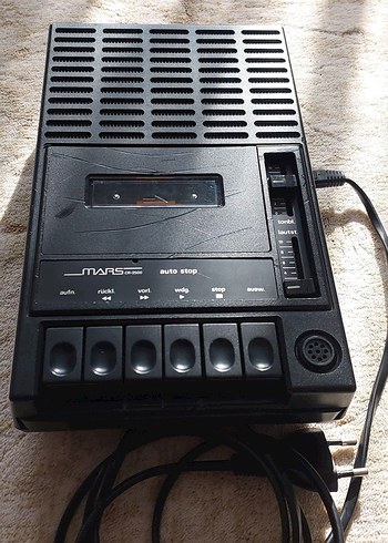 Almanya'dan Siyah Taşınabilir Kaset Çalar - Görsel 2