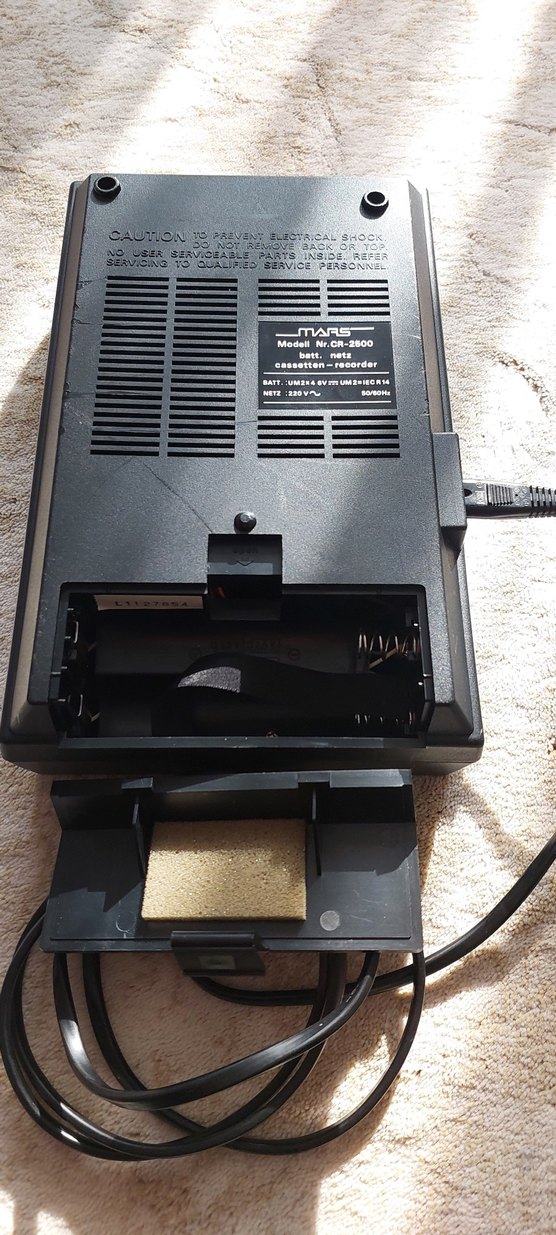 Almanya'dan Siyah Taşınabilir Kaset Çalar - Görsel 4