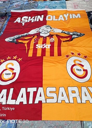 s Beden Galatasaray bayrağı