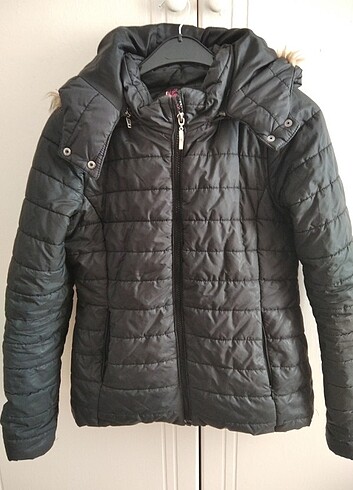 36 Beden siyah Renk Şişme mont