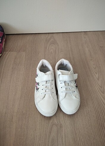 31 Beden beyaz Renk Kız çocuk spor ayakkabi