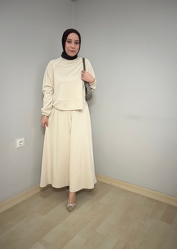 Uzun Beyaz Kadın Takım Elbise - Görsel 3