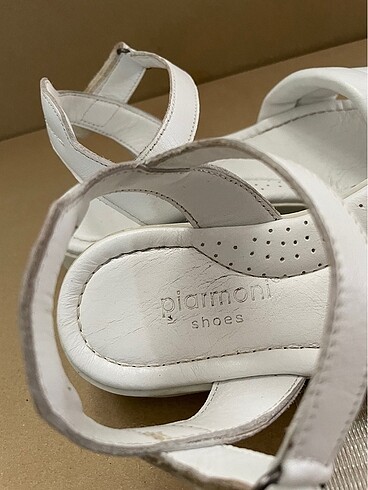 31 Beden beyaz Renk Piarmoni Shoes Hakiki Deri Sandalet