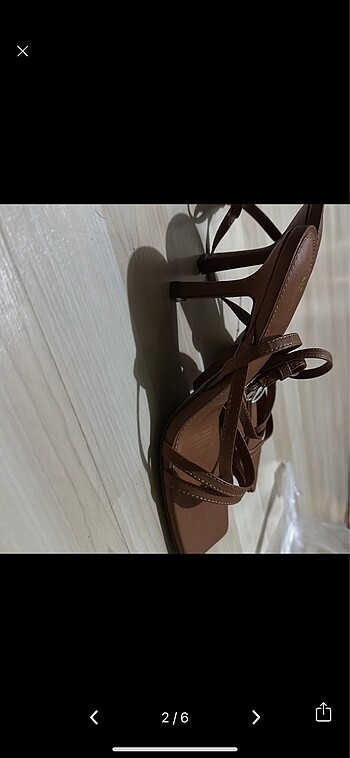 H&M H&M parmak arası sandalet