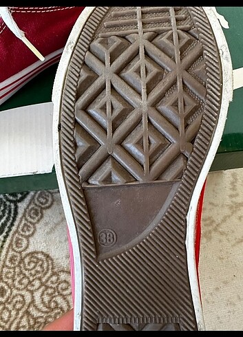 38 Beden bordo Renk Converse ayakkabı 
