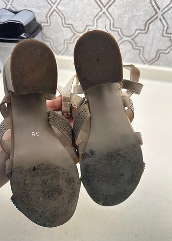 Bej Yılan Desenli Dolgu Topuklu Kadın Ayakkabı - Görsel 2