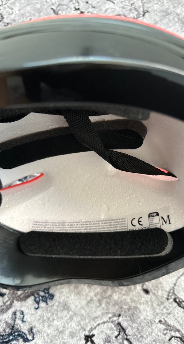 Parlak Kırmızı Motosiklet Kaskı - Görsel 3