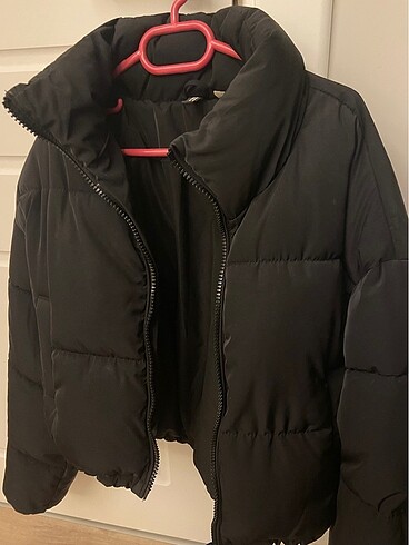 H&M MONT