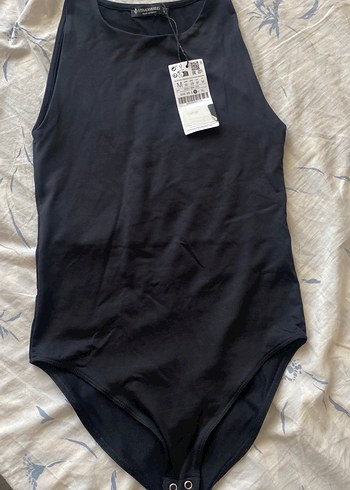 Siyah Yüksek Yakalı Kolsuz Body