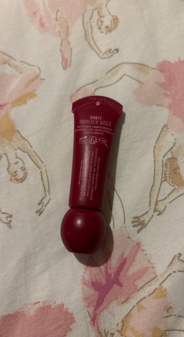 NYX Mat Bordo Ruj Balmı Smushy - Görsel 2