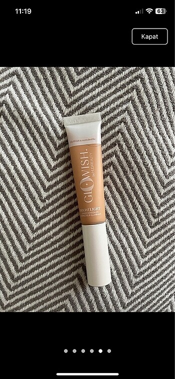 Huda Beauty glowish