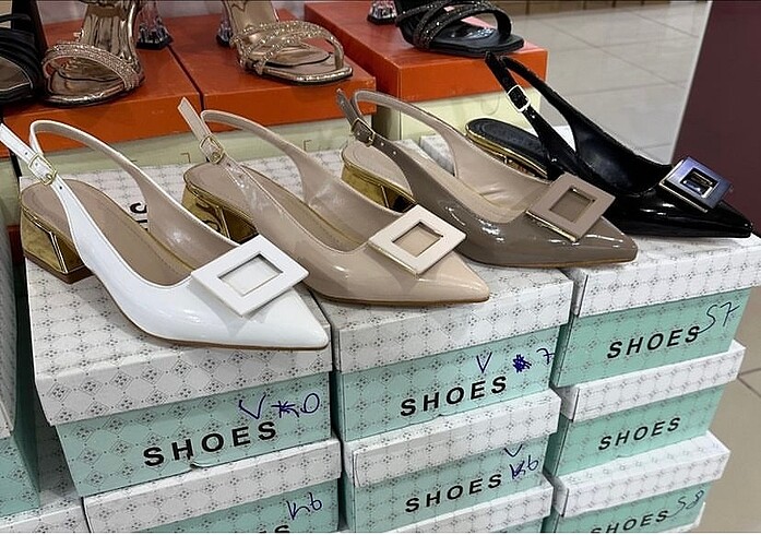 Düşük topuk stiletto