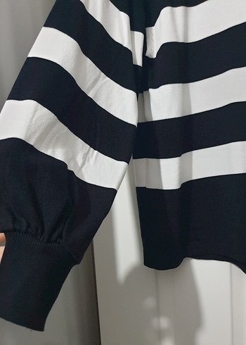 Beyaz-Siyah Çizgili Triko - Görsel 4