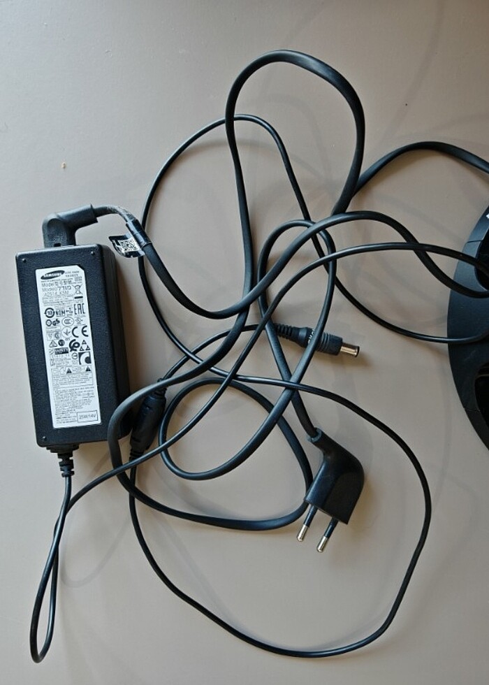 SAMSUNG SF350 LED MONİTÖR 21.5" - Görsel 2