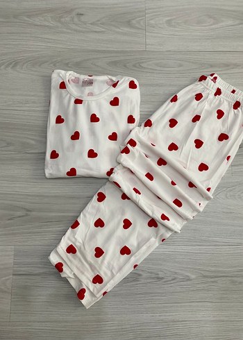 Uzun Kollu kırmızı Kalp Desenli Kadın Pijama Takımı
