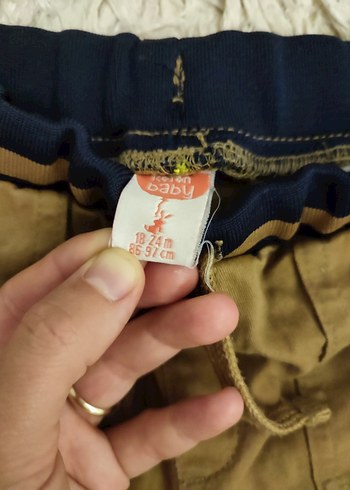 Koton Erkek Çocuk Bej Kemerli Pamuklu Rahat Kesim Pantolon