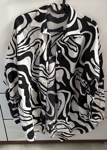 Zebra Desenli Uzun Kollu Kadın Gömlek