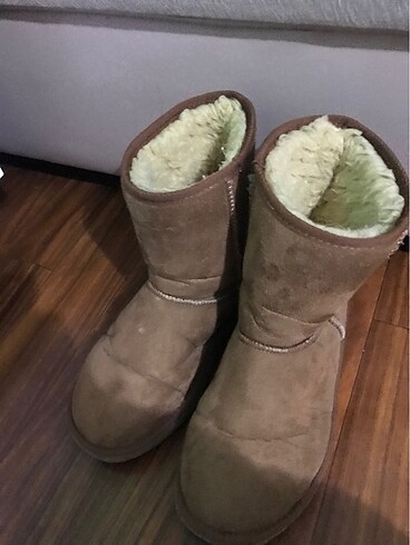 Ugg Yünlü bot
