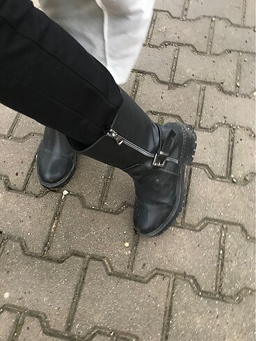 Siyah çizme