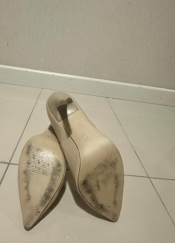 Neslihan Canpolat Stiletto