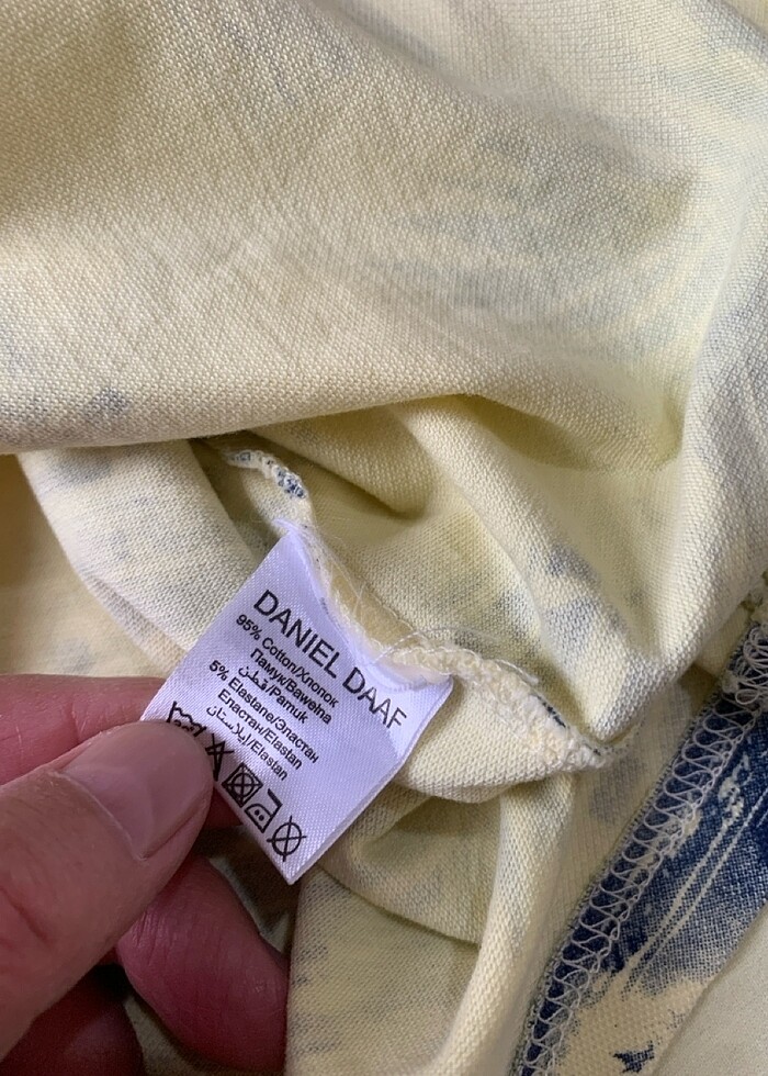 V yaka tişört M - Görsel 4