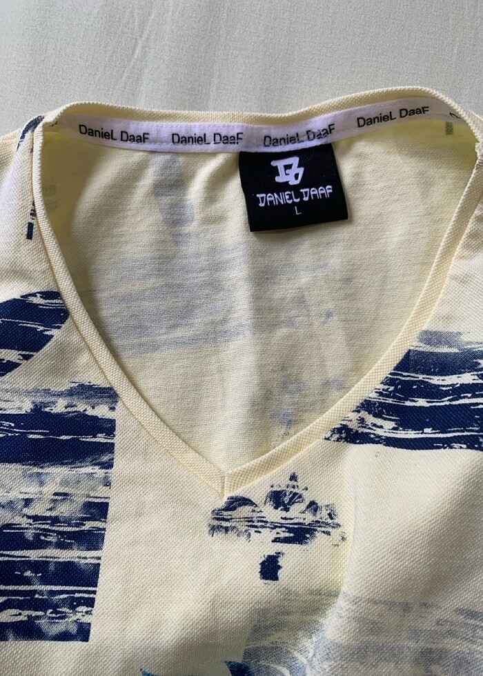 V yaka tişört M - Görsel 5