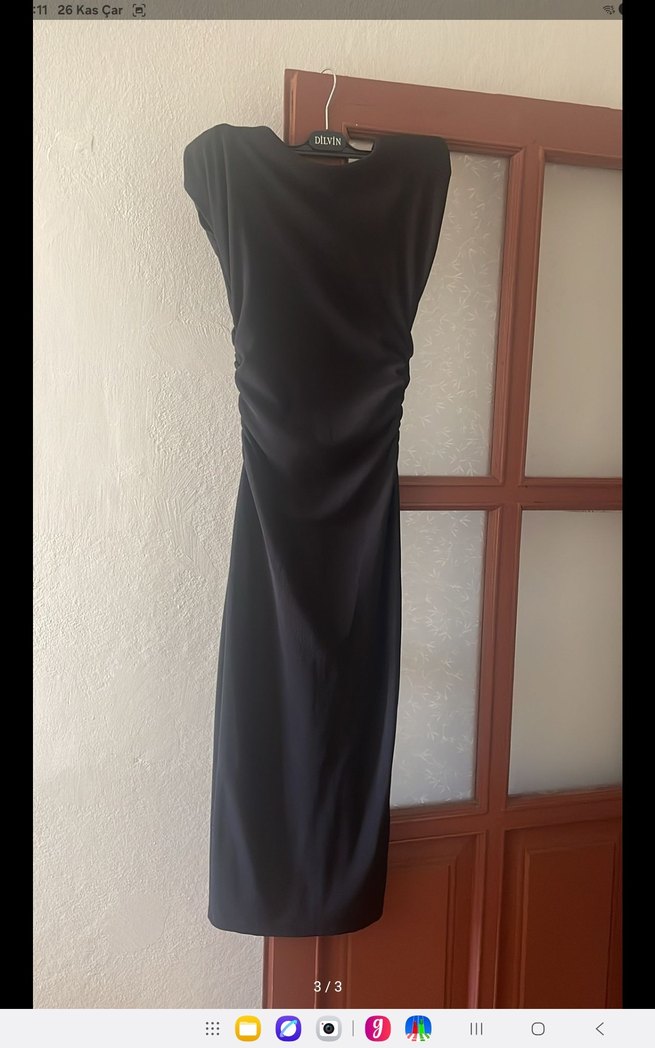Siyah Yüksek Yakalı Uzun Kadın Elbise - Görsel 3