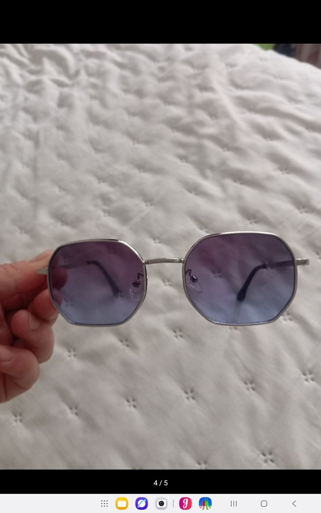 Şeffaf Çerçeveli Mor Minimalist Kadın Güneş Gözlüğü - Görsel 4