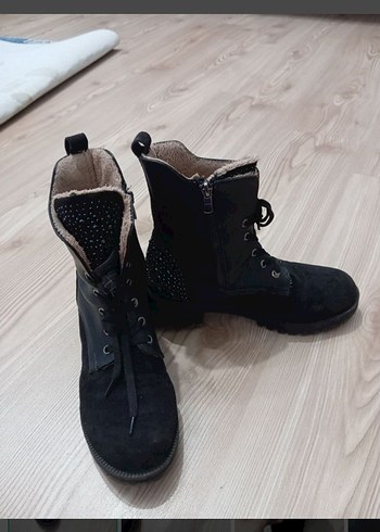 Zara Siyah Suet Bilek Bot