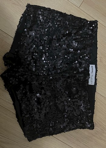 Bershka Kısa mini pullu Şort - Görsel 7