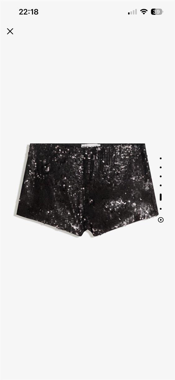 Bershka Kısa mini pullu Şort - Görsel 4