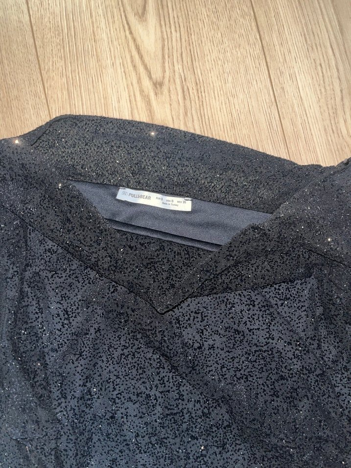 Pull And Bear Parıltılı Asimetrik Siyah Kısa Elbise - Görsel 5