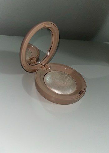 Rare Beauty Highlighter (Enlighten Rengi) - Görsel 3