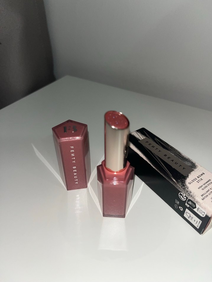 Fenty Beauty Gloss Bomb Stix(high shimmer) - Görsel 3