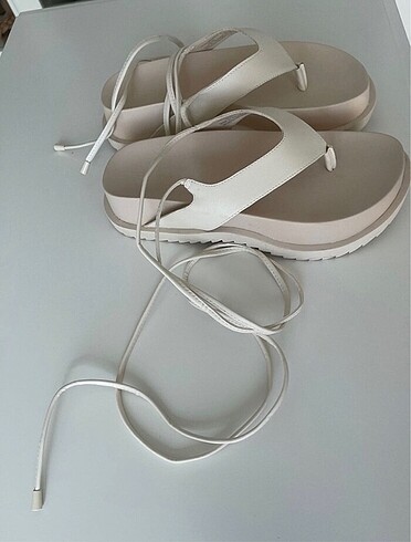 36 Beden Bershka sandalet