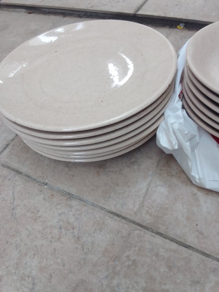 Beyaz ve gri yemek tabakları seti yüksek kalite - Görsel 4