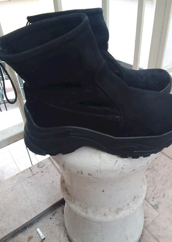 Siyah Kadın Kauçuk Dolgu Topuklu Bot - Görsel 2